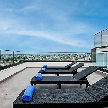 Phaedrus Living: Sea View Anna 302