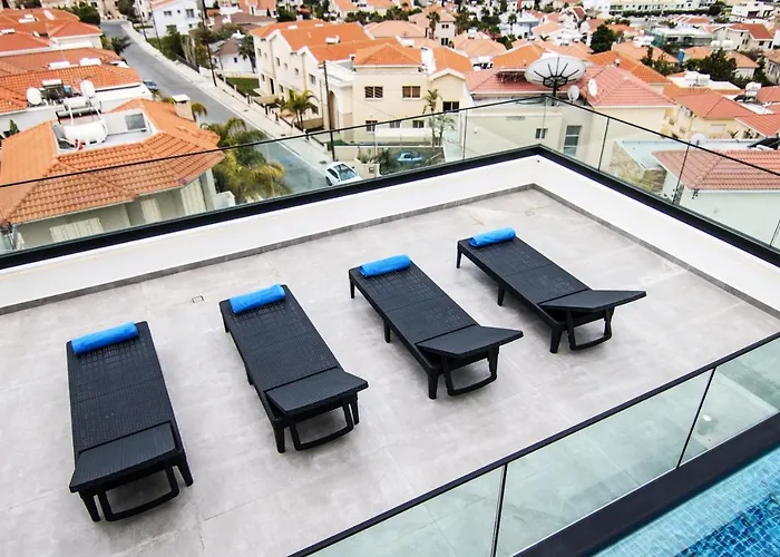 Phaedrus Living: Sea View Anna 302 * Lemesos