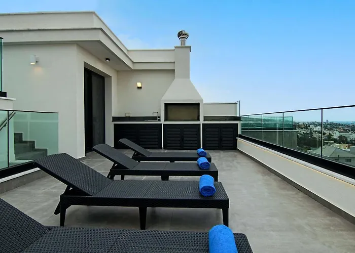 Phaedrus Living: Sea View Anna 302 Apartmán Lemesos