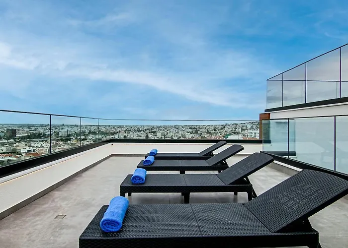 Phaedrus Living: Sea View Anna 302