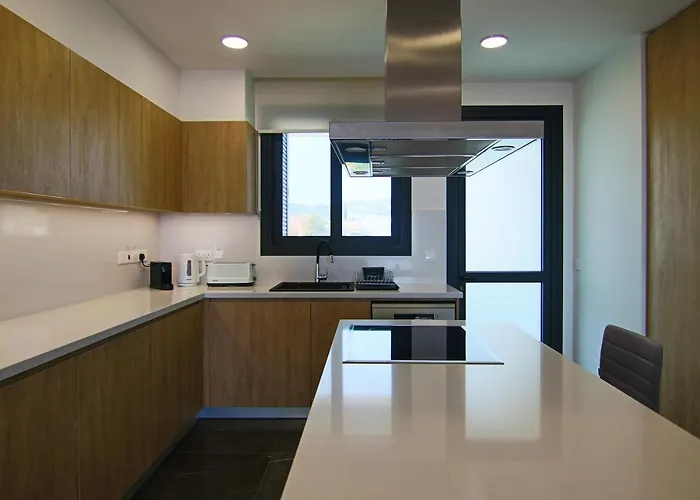 Phaedrus Living: Sea View Anna 302 Apartmán